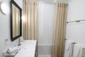 Escape WithInn-Relaxation Centrally Located to Beaches and Walkable Restaurants - Image 4