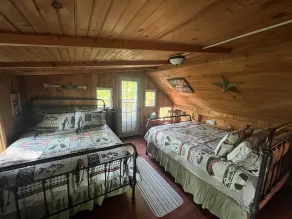 Rustic Luxury Lakefront Cabin in Beautiful Wooded Surroundings - Image 5