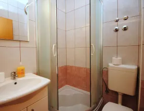 Large apartment close to the beach - Image 5