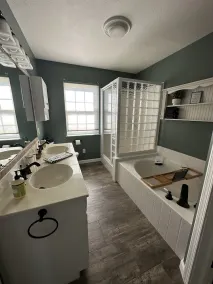 Estate on Market • Sleeps up to 10 - Image 5