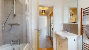 Stunning 2 Bed Georgian Apartment - Image 5