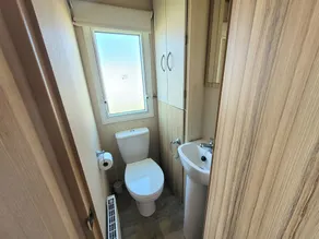 St Osyth- Sleeps8-freeparking-wifi-holidaypark - Image 3