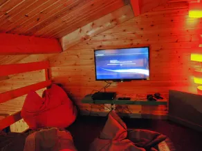 Holiday Home with Terrace, Garden, BBQ, Sauna & Hot Tub - Image 4