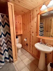 Cozy Family Cabin on Island Chain of Lakes - Image 3