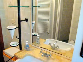 Cottage With Private Garden in Tuscany - Image 2