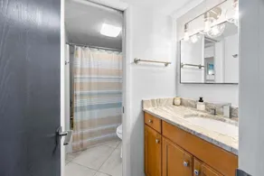 Comfy Waterfront Condo at Tennisplace Sanibel - Image 3