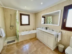 Vacation home with pool for 8 people 200 m to the beach. - Image 3