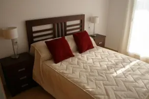 Fantastic lakeside Island wifi enabled apartment with golf and mountain views - Image 3