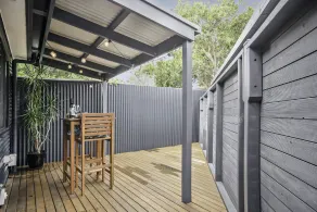 Stylish new studio apartment easy walk to beach - Perfect for romantic getaway - Image 4