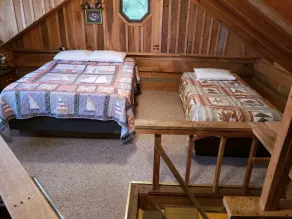 Riverfront Cabin with hot tub  - Image 4
