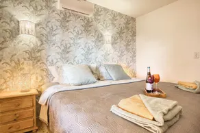Villa \"Bodine\" with Sea View, Shared Pool & WiFi - Image 5