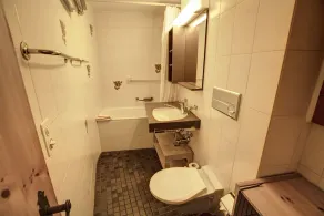 1-room flat with garden view on the 3rd floor - Image 5