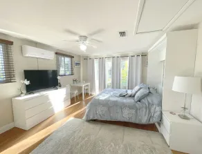Spacious Studio 8 minutes drive to Siesta Key and so much more! - Image 5