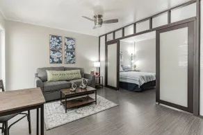 Relaxing and Cozy beach front apartment with pool - Image 3