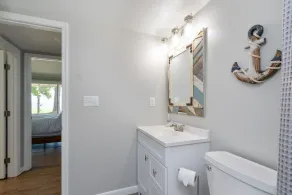 Quaint waterfront home with private beach - Image 4