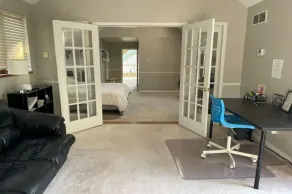5 Min to PSU, Pool & Patio, plenty of room for the whole fam! - Image 4