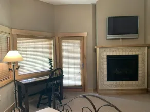 Beautiful Southwind ski in/out townhome w/ hot tub in 7 Springs gated community. - Image 2