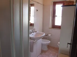 Quiet apartment with garden and terrace - Image 2