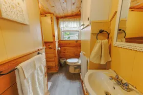 Cozy Lakefront Cottage - Image 2