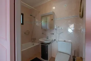 Ref 147) Large well-maintained villa in Calp(e) with sea views for 10 people - Image 4