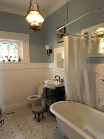 Lake House - Image 3