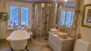Ferme rurale avec jardin de 2 ha, forêt et lac avec sa propre plage à Dalarna - Image 5
