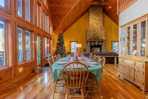 Secluded ski chalet, hot tub, EV charger, 3 kings - Image 4