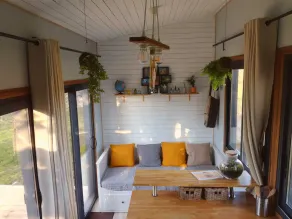 Séjour Détente Dans une Tiny House et son Bain Bordelais - Image 3