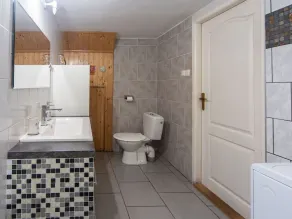 Preciosa casa de vacaciones privada para 6 personas con A/C, WIFI, TV, patio y mascotas permitida - Image 4