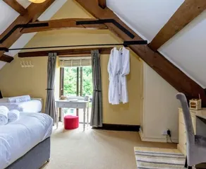 The Great Long Barn Somerset Stays frm £100-£150pppn Festive from 1-3 nights £5k - Image 5