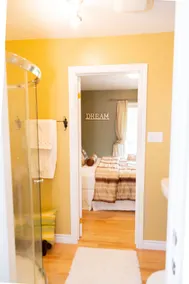 Cozy Family Cottage, Sleeps up to 10 Persons & Fully Equipped - Image 5