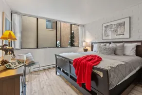 Appartement en copropriété avec jacuzzi et piscine | Vue montagne - Image 5