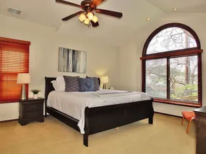 Belmont Heights Retreat - Stunning Gardens - Image 4