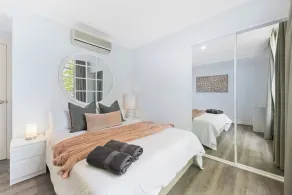 Neat 1BR apartment w/ balcony in superb East Perth Village - Image 5
