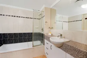 Large Beachfront Apartment - Image 2