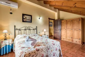 Country House with Air Conditioning, Pool, Terrace and Wi-Fi - Image 4