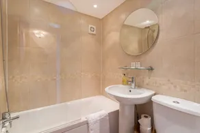 Cirencester Park Cottage - Image 2