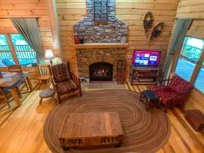 Discover Your Cool Escape - Hot Tub, WiFi, Creek Access & Pet Friendly - Image 2