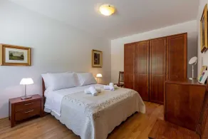 Spacious 4BD Villa for 8 with a heated pool, in a quiet countryside setting - Image 4
