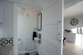Alojamiento de 3 habitaciones en Exmouth - Image 4
