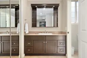 Beautiful, spacious home with private hot tub, putting green, basketball and BBQ - Image 4