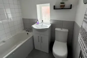 Cottage - Sleeps 4 - Pet Ok - Patio - Parking - Image 2