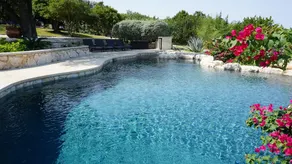 Spacieux 3 acres Hilltop Estate w / vues infinies du célèbre Texas Hill Country - Image 3