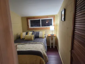 Cute and cozy lake cottage, next to DAR State Forest - Image 3
