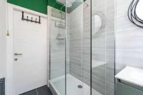 Home-from-home; 10 mins from city centre; Free on-street parking; Well-equipped - Image 3