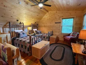 Red Door Cabin - couples delight! - Image 4