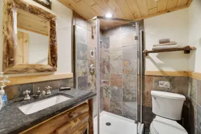 «Brand New» Camelback Ski Cabin, Aquatopia Indoor water park pass package avail - Image 5