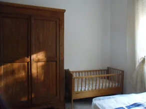 BandB: to soveværelser; delt badeværelse, køkken, stue, balkon, parkering - Image 3