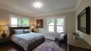 Newly Remodel 5BR 3BA Classic in N Green Lake + Opt Studio & 2BR Apartment - Image 5