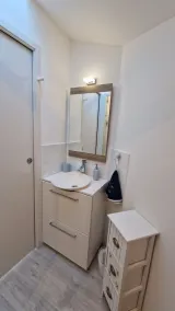 T2 Duplex *** cosy et lumineux de 26 m2, avec une petite vue mer à 400 m, pour 2 - Image 4